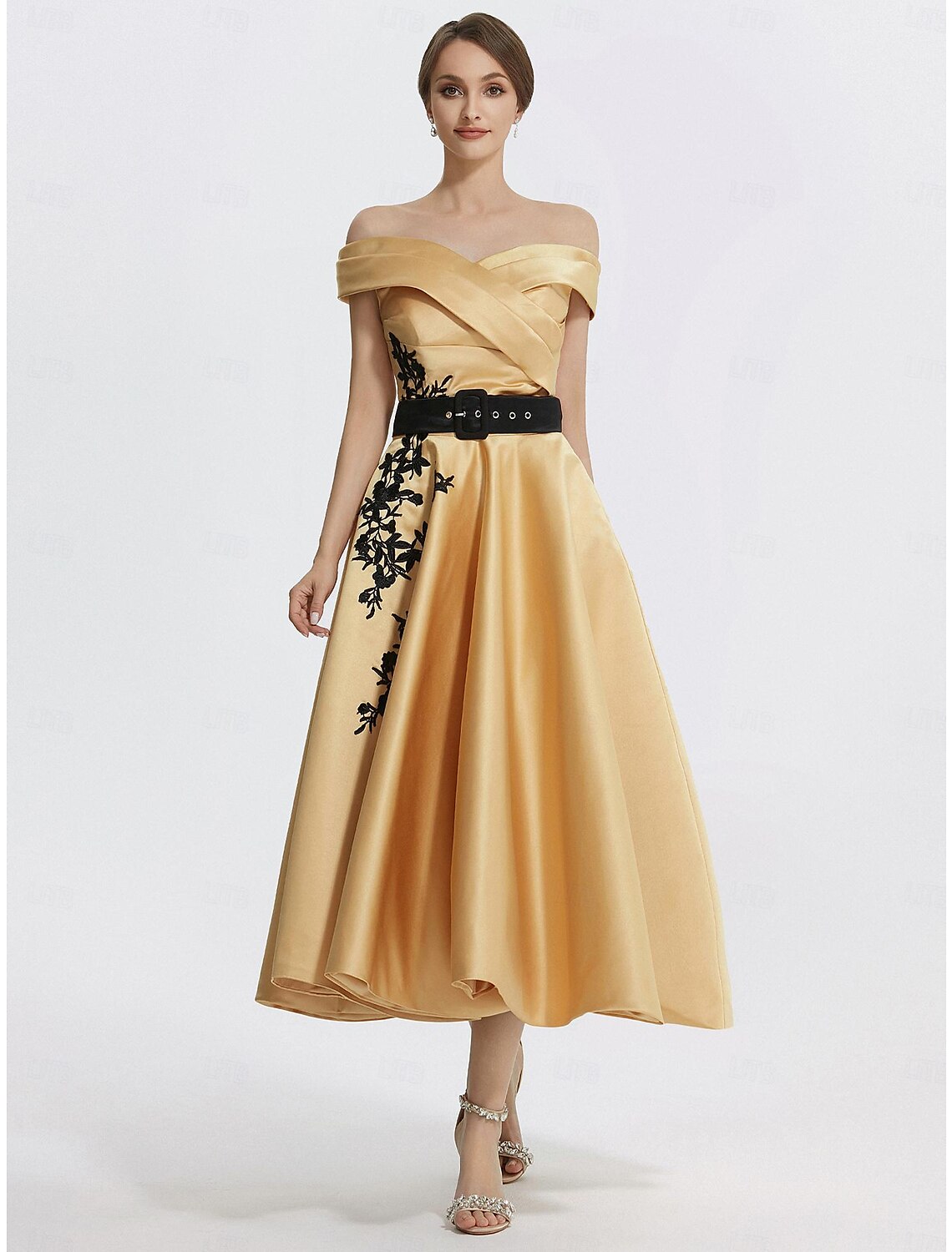 Wholesale A-Line Cocktail Dresses Elegant Dress Formal Prom Tea Length Sleeveless Off Shoulder Satin with Appliques